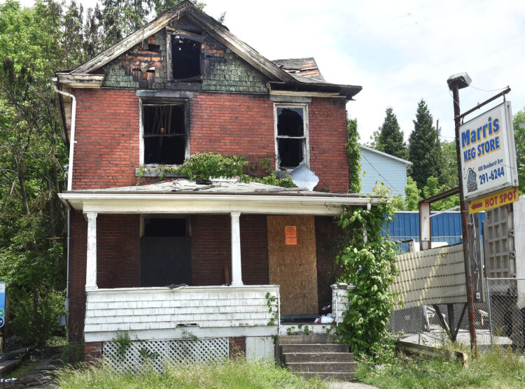 Fire destroys abandoned home on Beechurst Avenue - Dominion Post